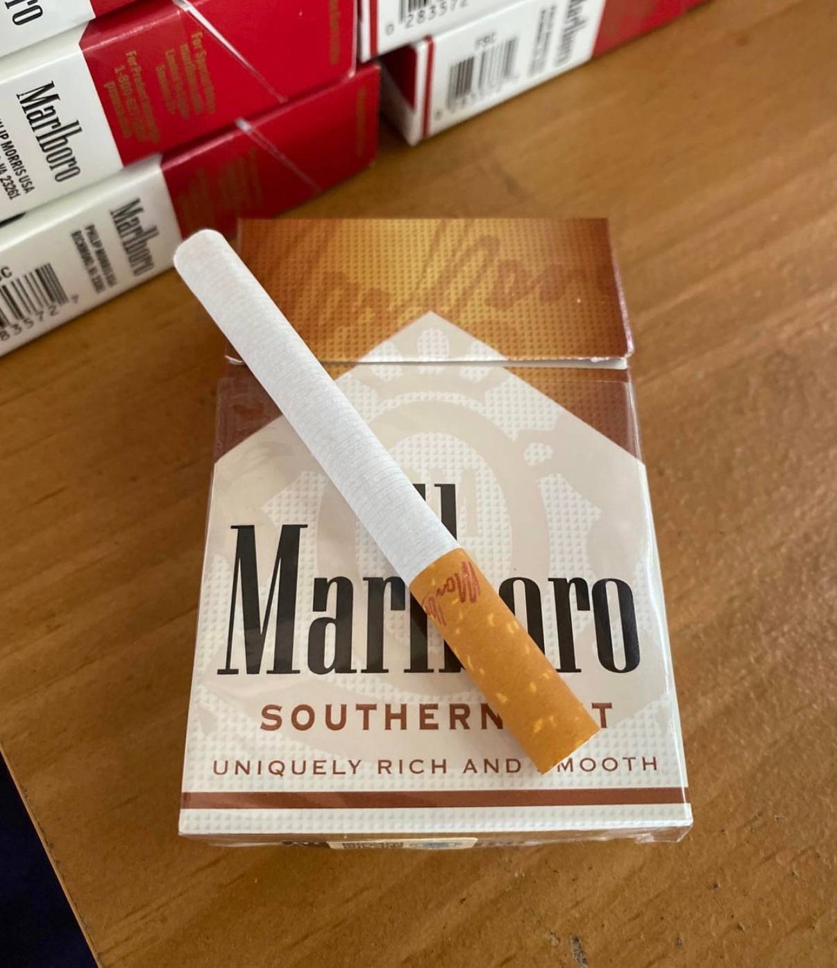 marlboro cigarettes review Smooth, Light, Ice Marlboro cigarettes. History and Review.