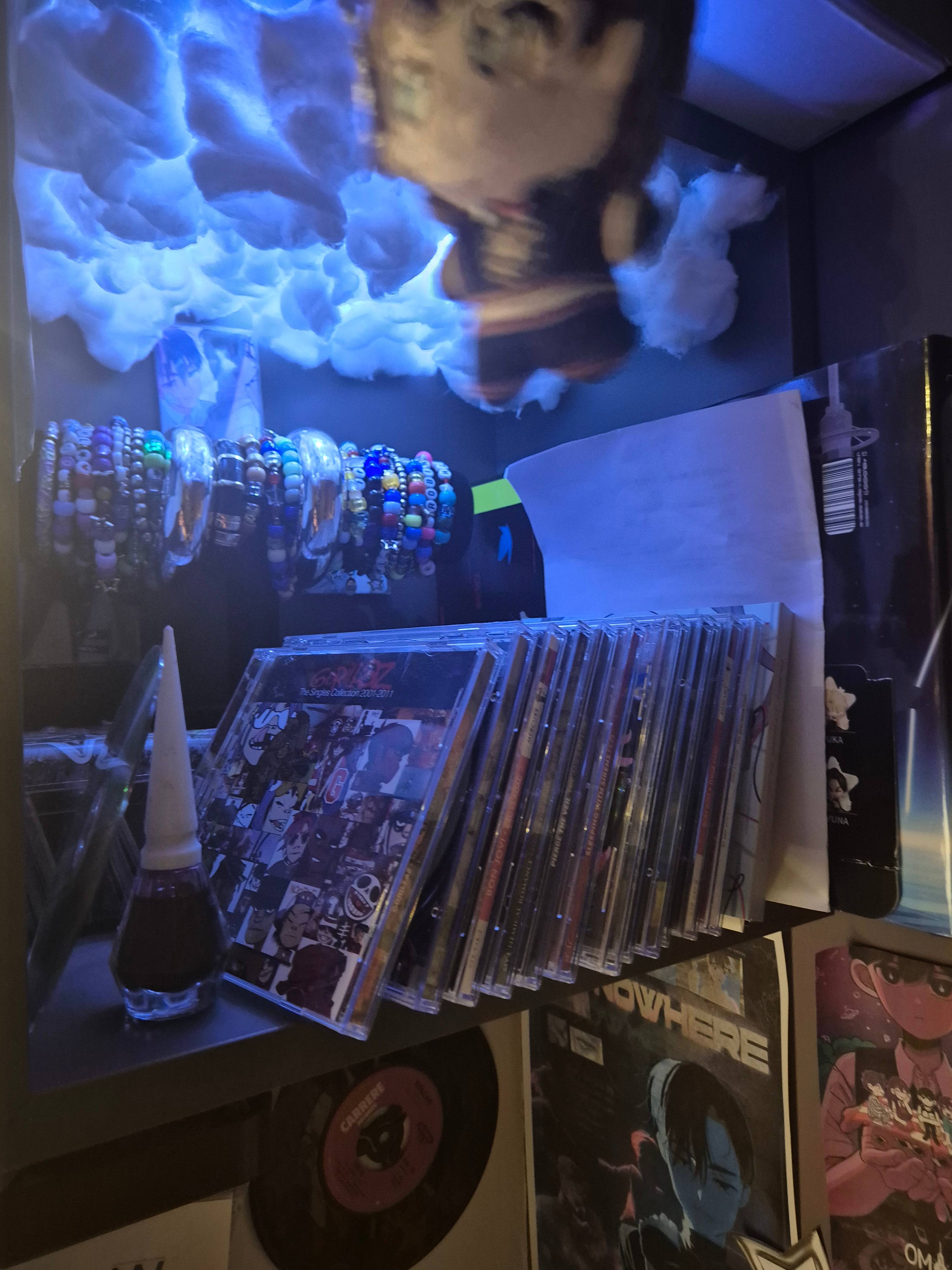 ボブ・ディラン　Everything Looks Far Away (2CD) Rec | DO WE LIKE MY DIY SHELVES? THIS MERCH TOOK ME FOREVER TO