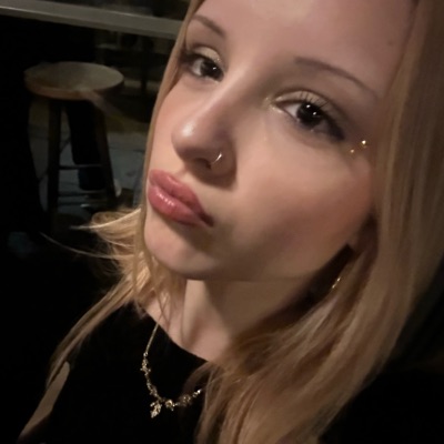 PiFyi profile picture for @female