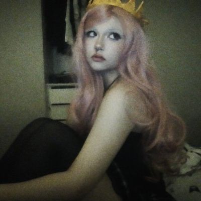 PiFyi profile picture for @anorexia